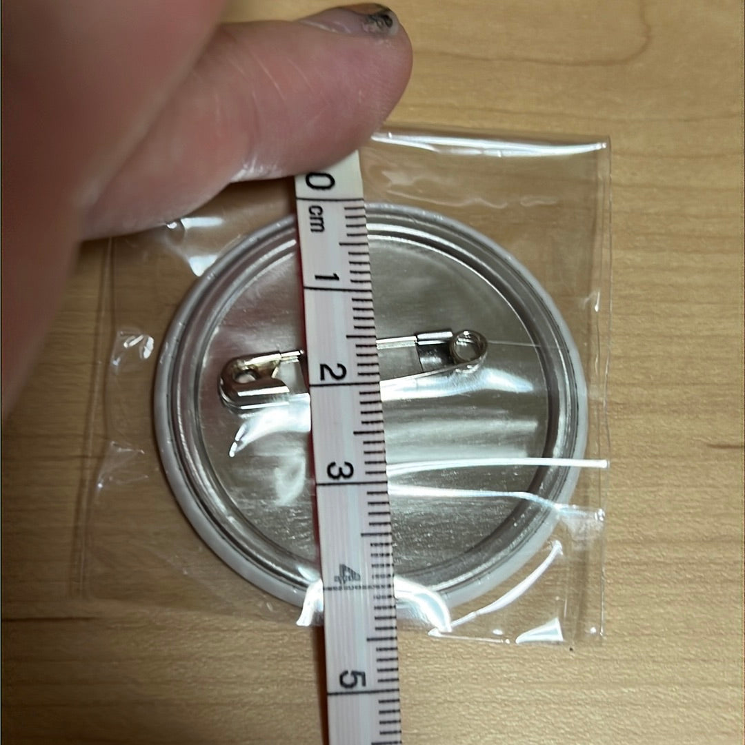 宇宙うんこ 黒 缶バッチ